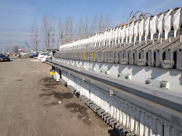 ���ְ�򉺞V�C